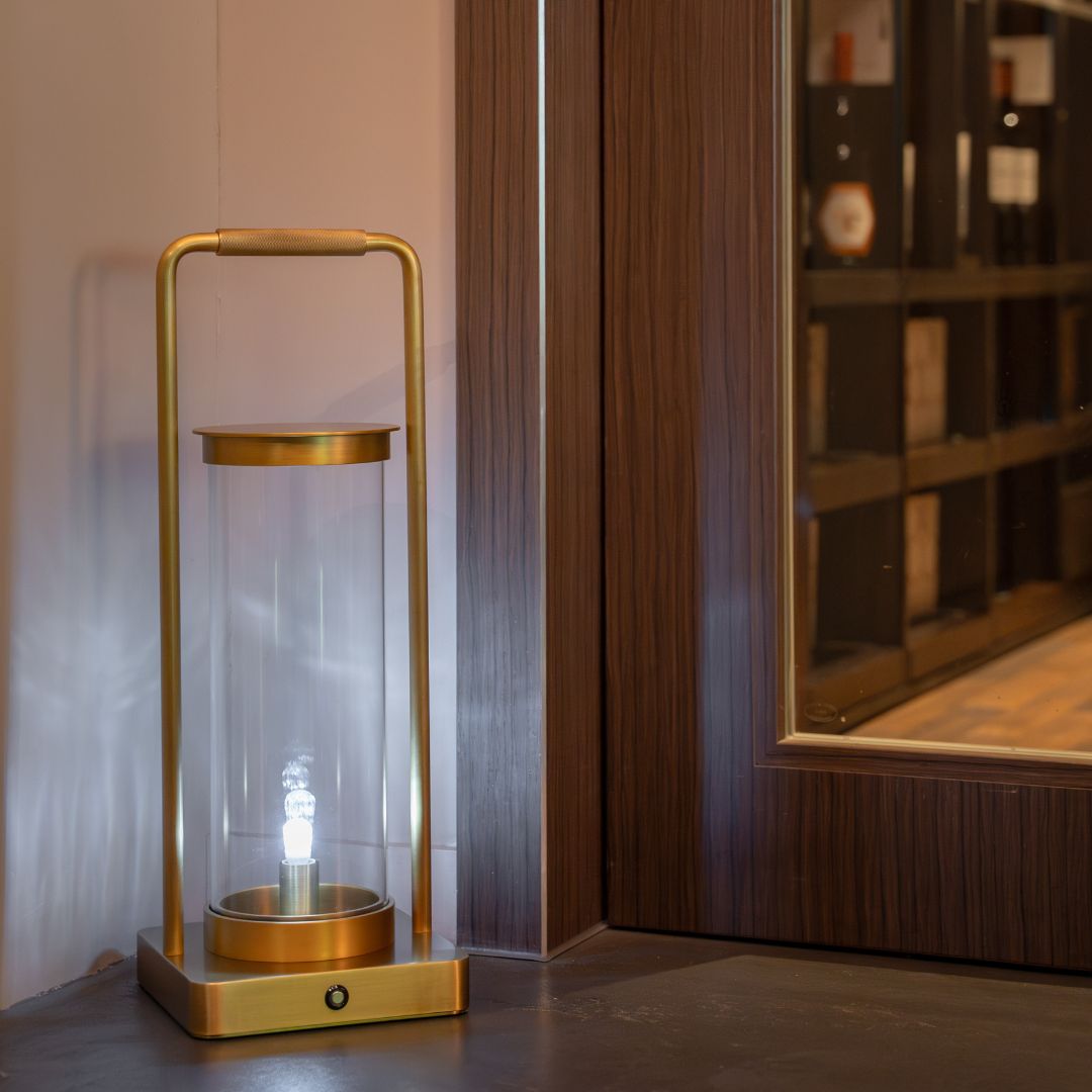 Zenith Laterne - dimmbare, wiederaufladbare LED-Kupfer-Handlaterne
