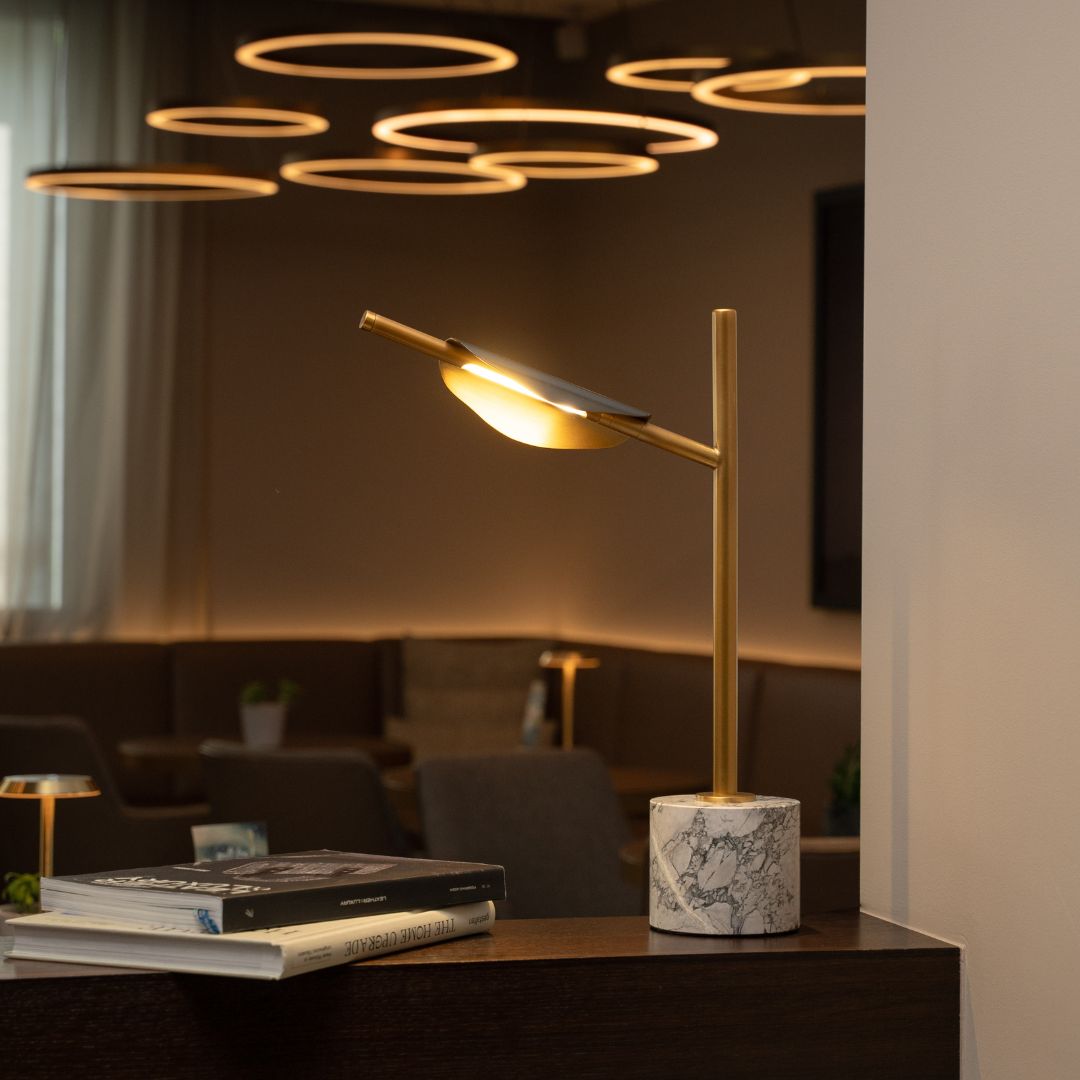 Eclipse Aura - exklusive & dimmbare LED-Tischlampe mit grauem Marmor-Sockel