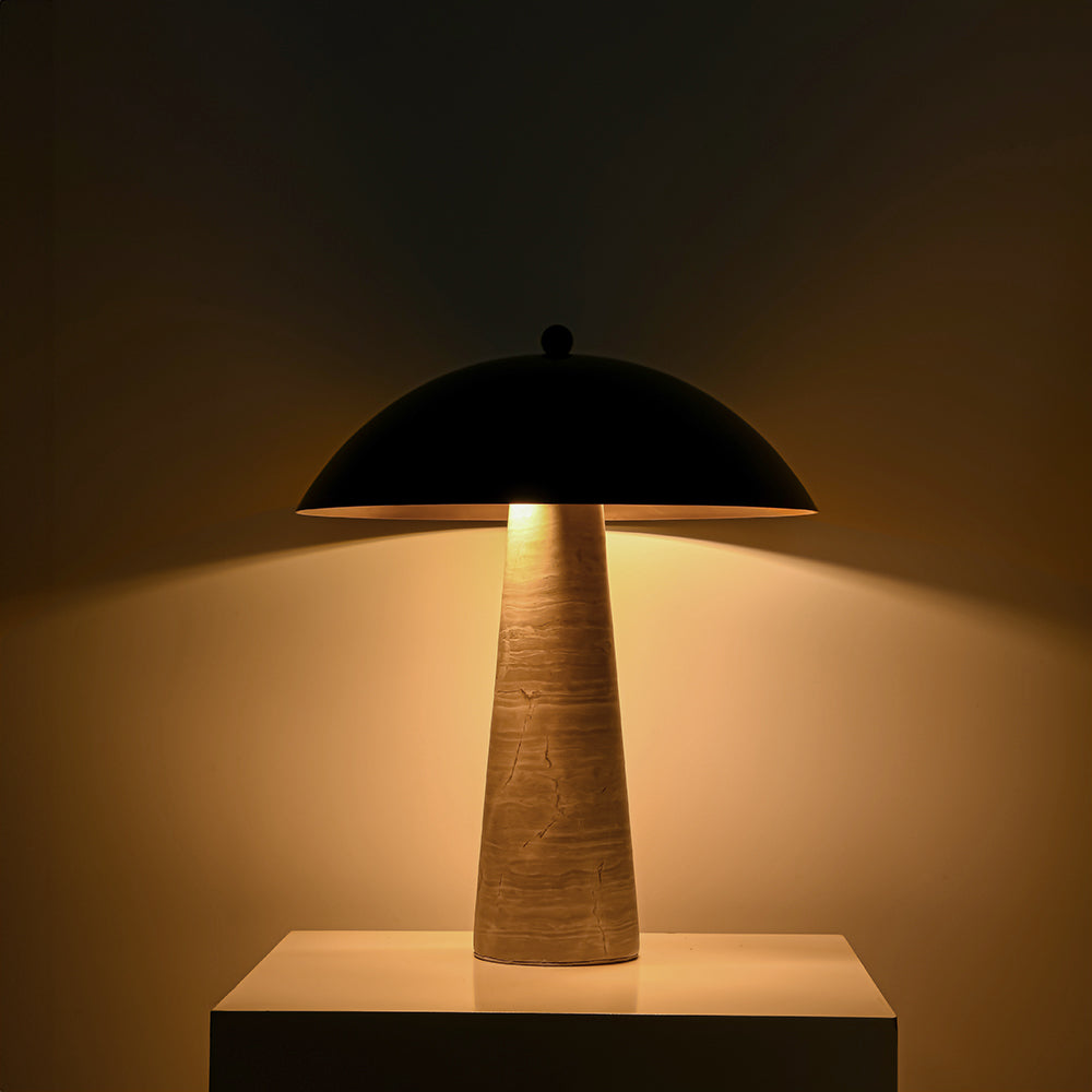 Vesper Luxe - edle Holz-Marmor-Tischlampe mit goldenem Innenfinish